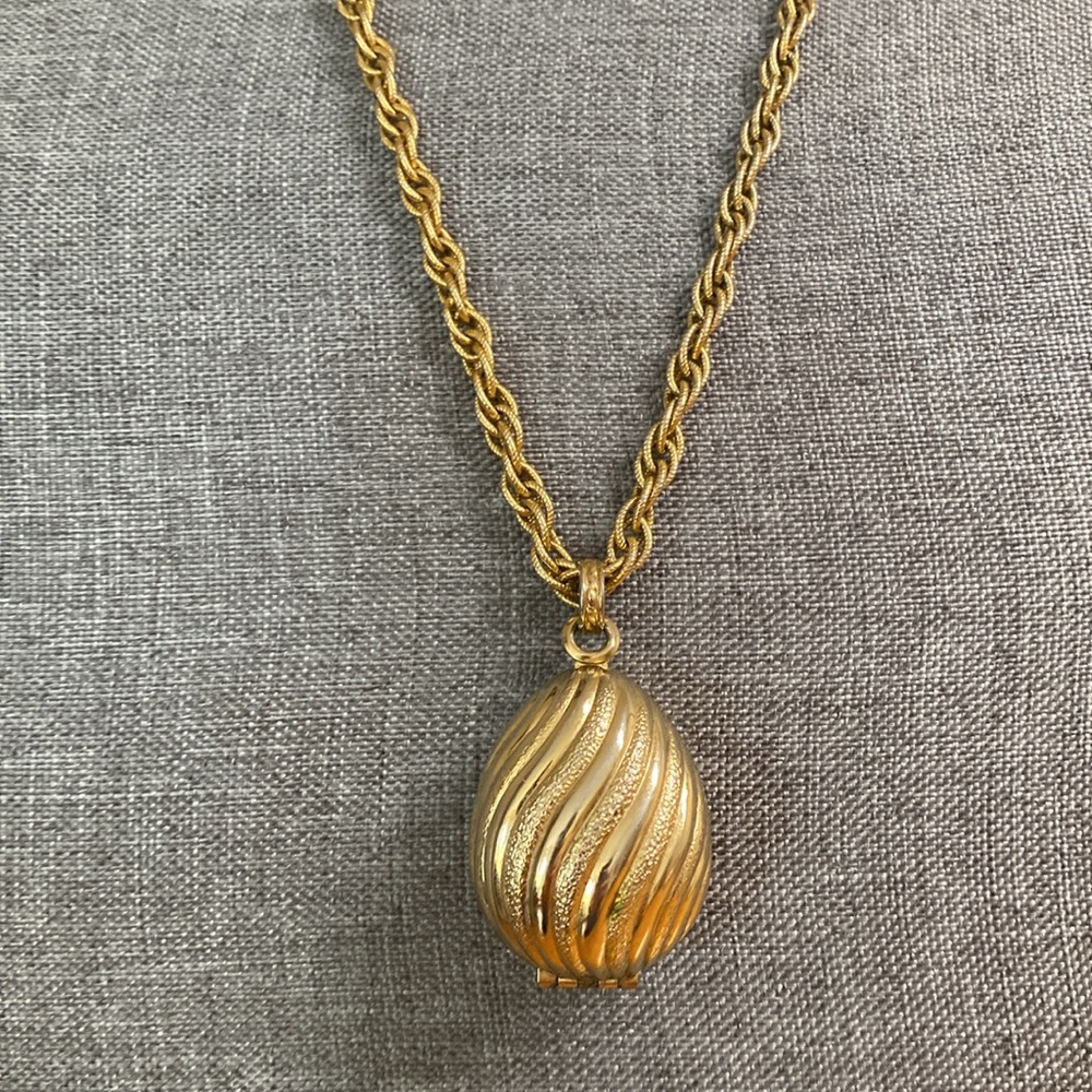 Vintage AVON Storage Egg Locket Pendant Necklace/Bracelet